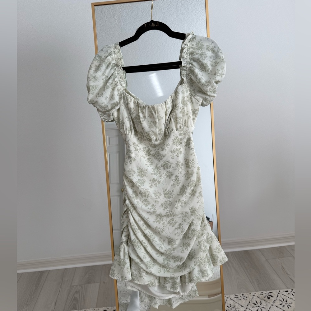 Chic Puff Sleeve Mini Dress in Cream Floral